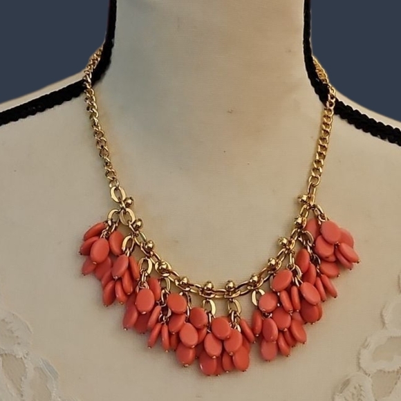 Vintage Pink Teardrop Clusters Cha-Cha Bib Statement Necklace - Picture 1 of 7